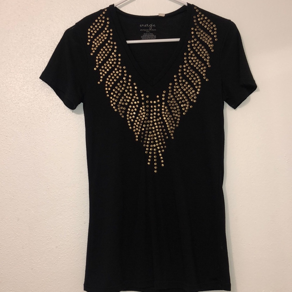 V-neck black shirt